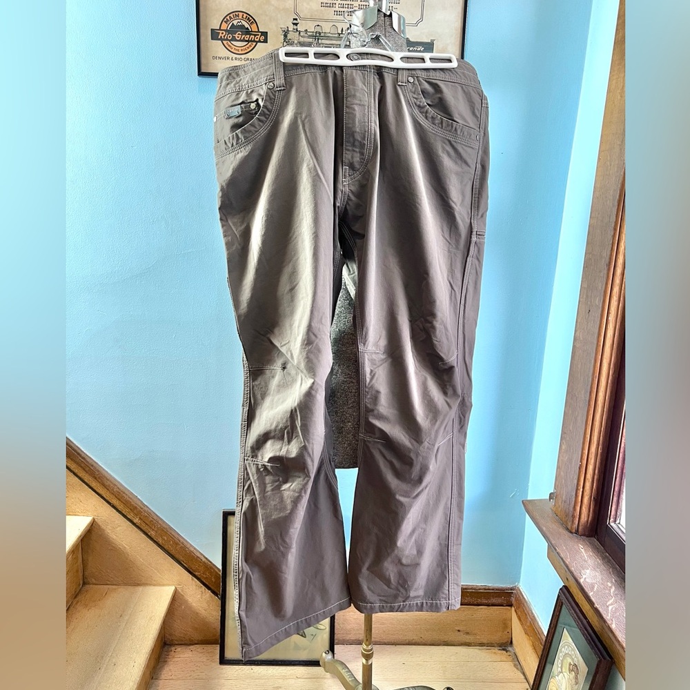 Kuhl Men’s Cargo Pants in Green